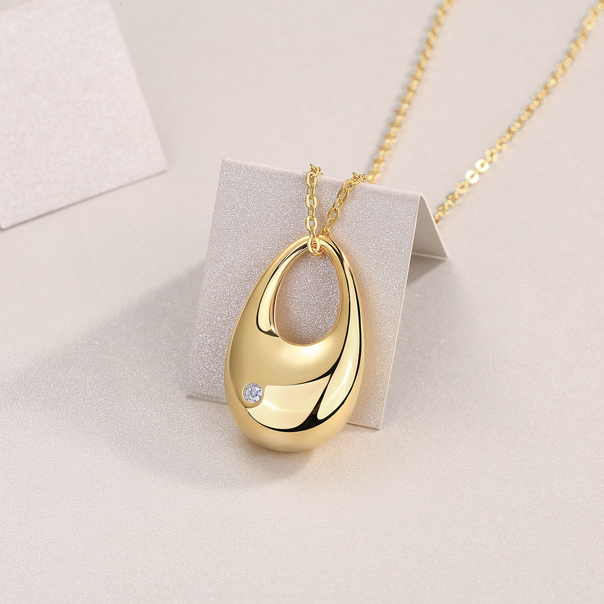 Aurélie Moissanite Necklace