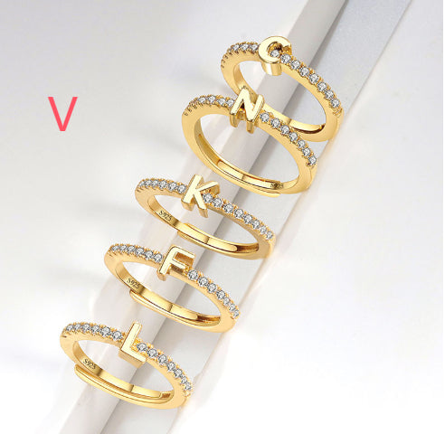 Ring med initialbokstav