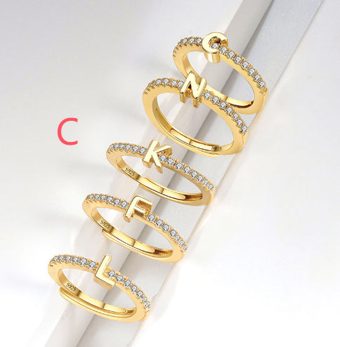 Ring med initialbokstav