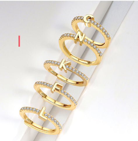 Ring med initialbokstav