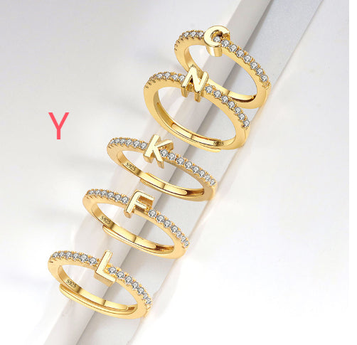 Ring med initialbokstav