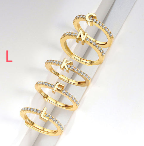 Ring med initialbokstav