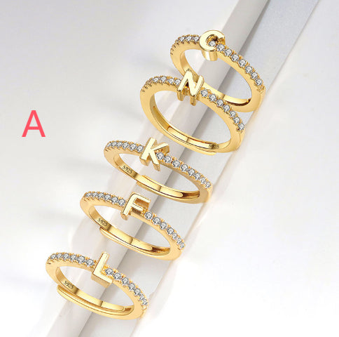 Ring med initialbokstav