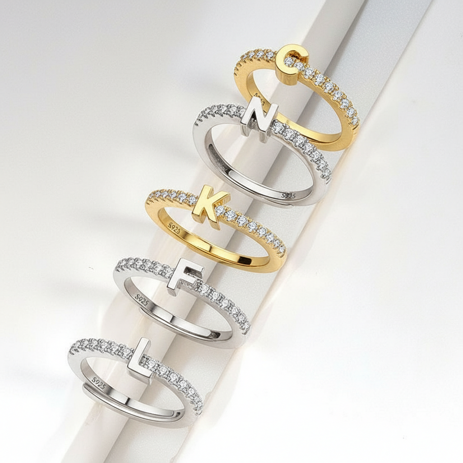 Ring med initialbokstav