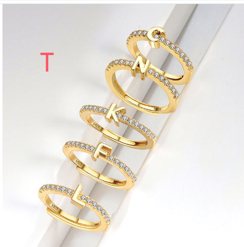 Ring med initialbokstav