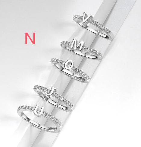 Ring med initialbokstav