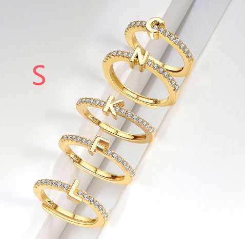 Ring med initialbokstav